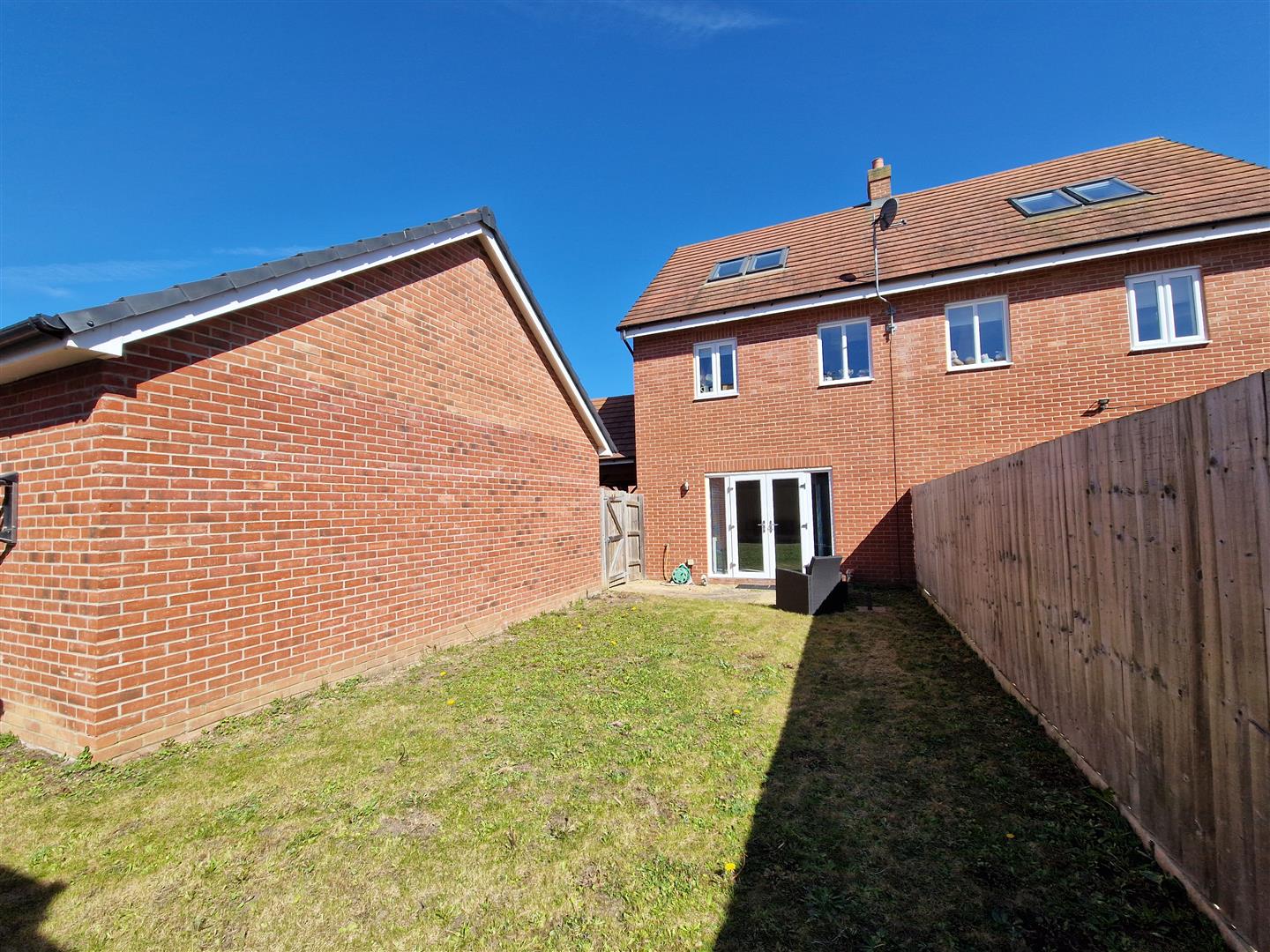Hovingham Drive, Great Denham, Bedford